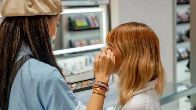 壹方城购物中心彩妆,壹方城网红化妆店