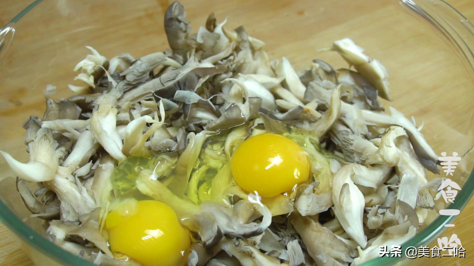 自从知道蘑菇可以这样吃，我家一周吃5次，酥香咸脆，比吃肉过瘾