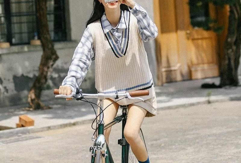 刘雯最近出席的时装周,刘雯时装秀近图