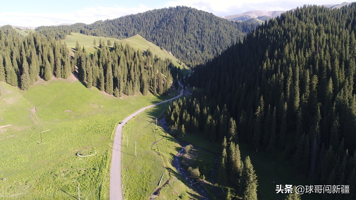 伊犁是一个幸福而烦恼的城市，究竟该侧重旅游还是工业？难以取舍