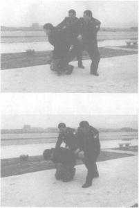 警用防暴棍和匕首警拳,警用防暴橡胶棍杀伤力