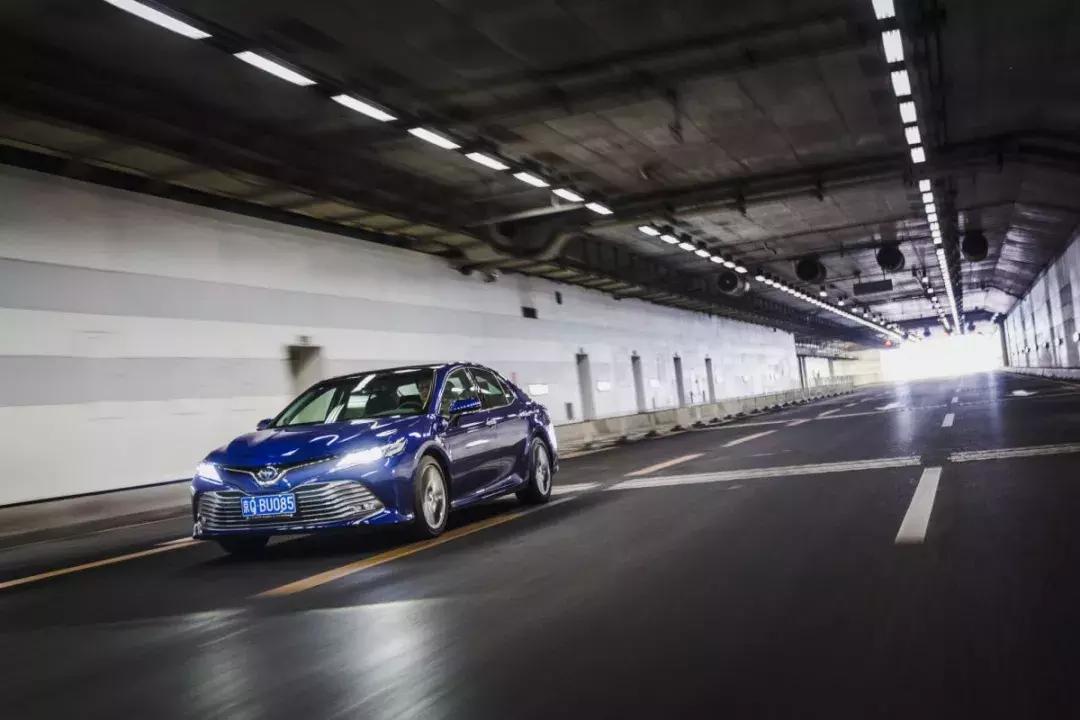 双擎最省油的是哪款,凯美瑞双擎混动省油省心