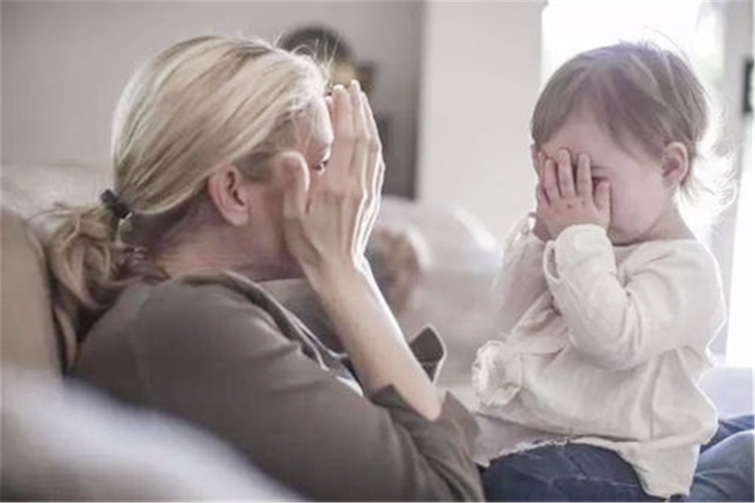 3岁宝宝认人只要妈妈抱怎么办,三月龄宝宝不跟其他人