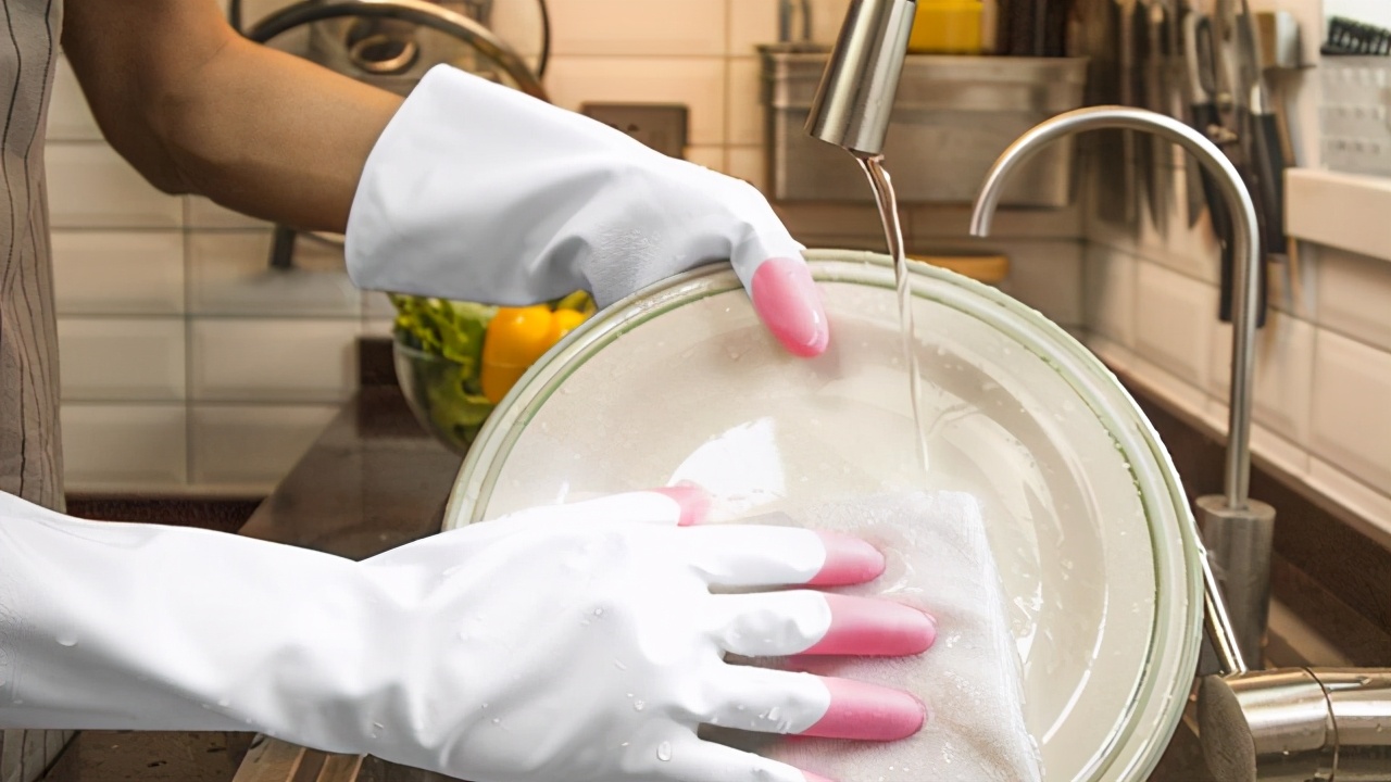 正确的洗碗方法和步骤,洗碗的正确方式致癌