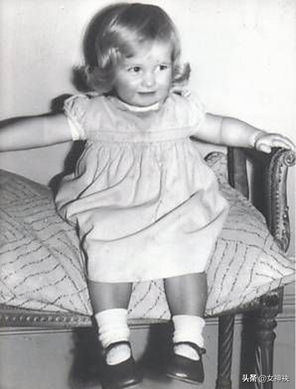 戴安娜英国王妃,戴安娜王妃为什么被捧得那么高