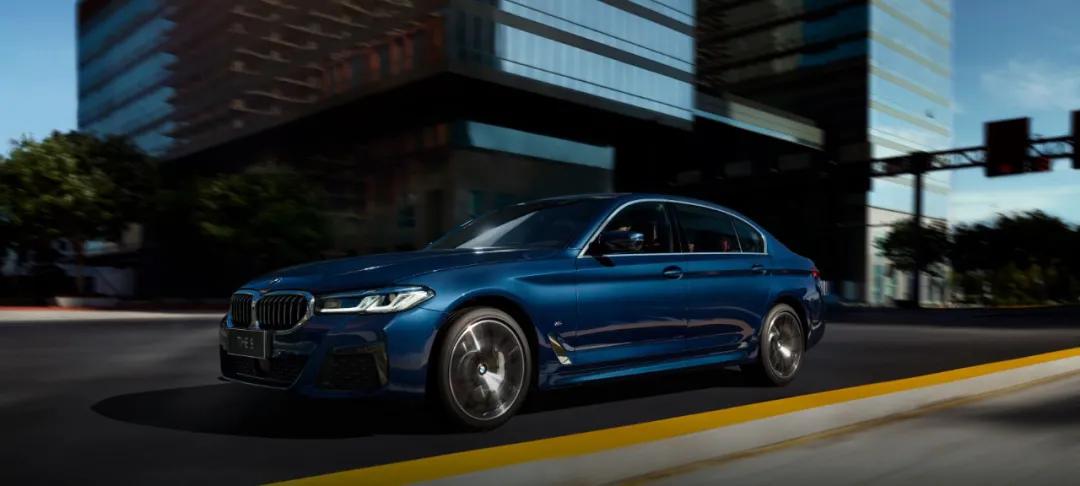 全新宝马5系2024款六方位介绍,2022宝马5系四驱系统xdrive