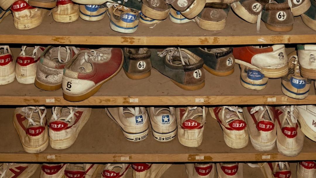 东北大妞拍废墟,东北大妞年轻照片