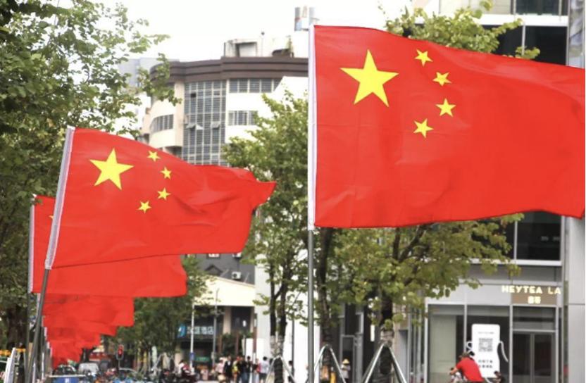 五星红旗仅得15票,3号作品得185票,为何最终选了“五星红旗”?