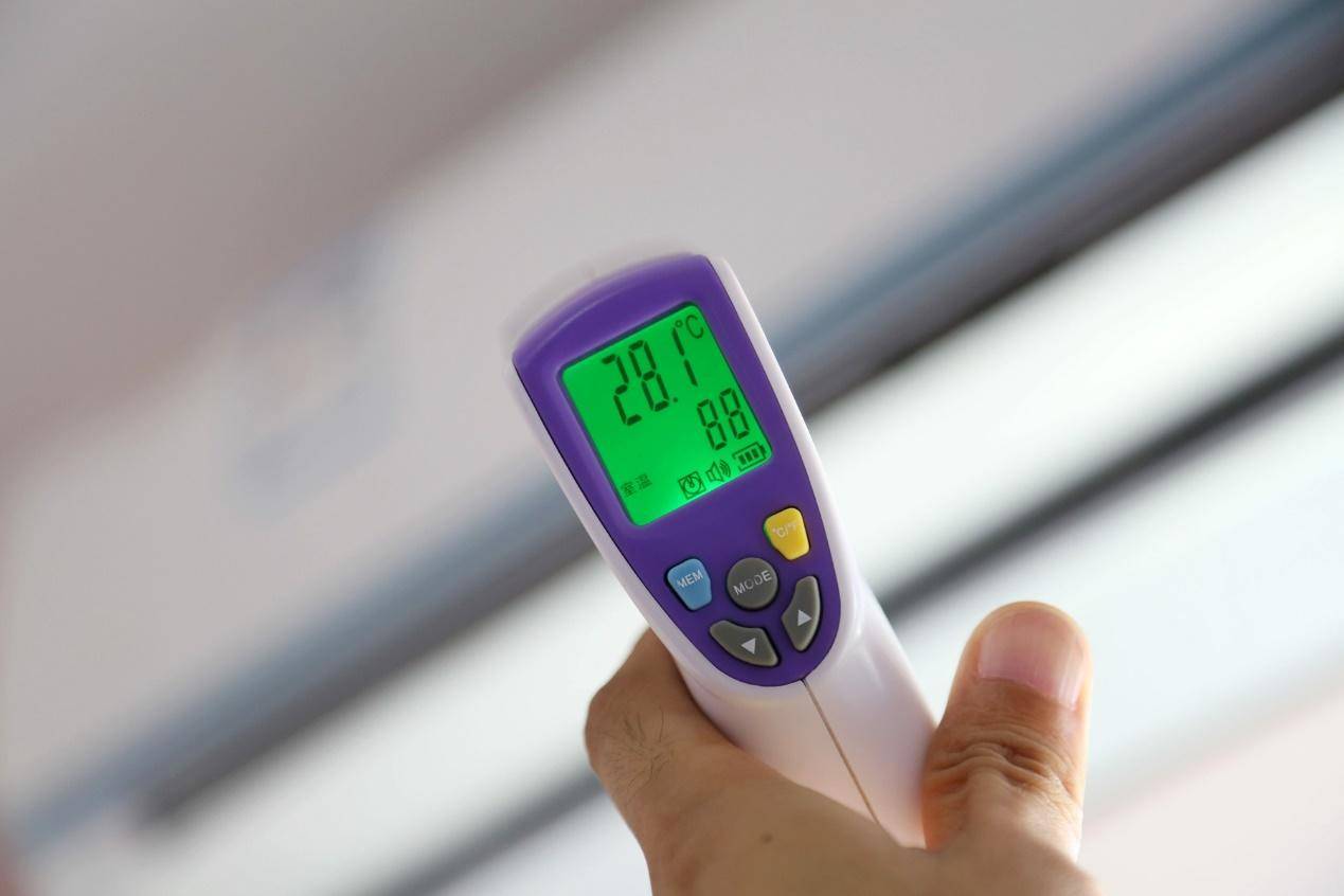 远离炎热，美的智弧守护一夏