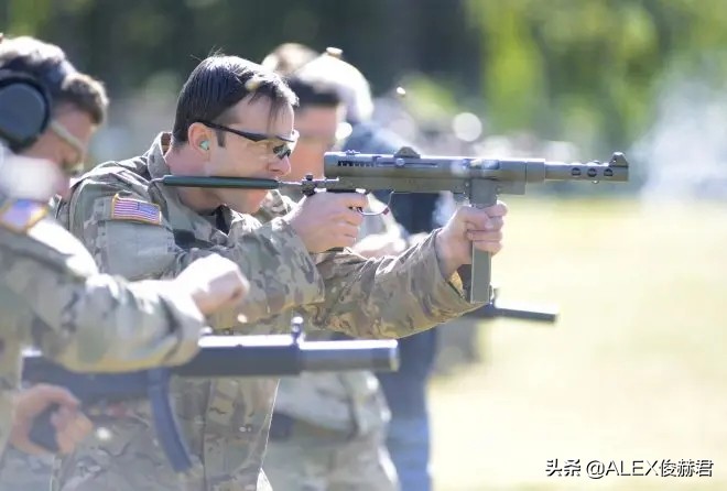 二战九毫米冲锋枪,海豹突击队曼迪使用的冲锋枪