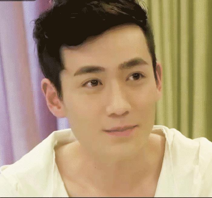 朱一龙问号脸合集，卡姿兰大眼充满了深深的疑问，你说什么登西？