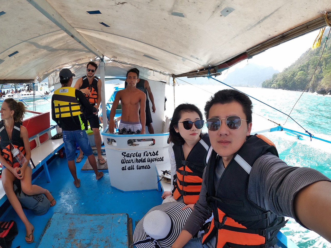 实弹射击or公墓拍大片？| 跟90后小伙儿在马尼拉“玩儿很野”