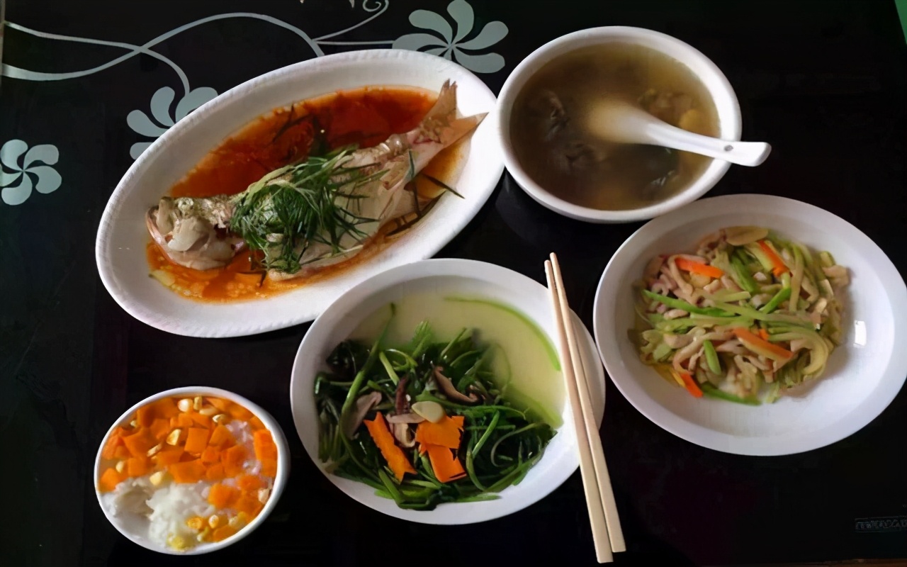 产妇奶水不足快速下奶5道食谱,产妇奶水少要吃什么好