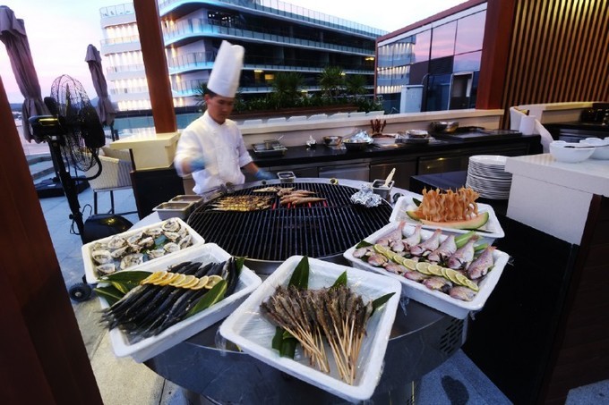 带孩子去三亚泡酒店首选之地,三亚阿罗哈酒店附近美食