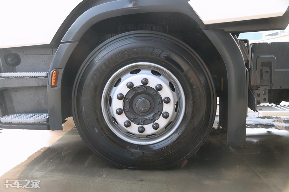 450匹马力的汽油车,450马力斯堪尼亚