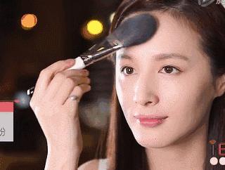 化妆bb霜的正确上妆手法图片,初学者化妆步骤能直接上bb霜吗