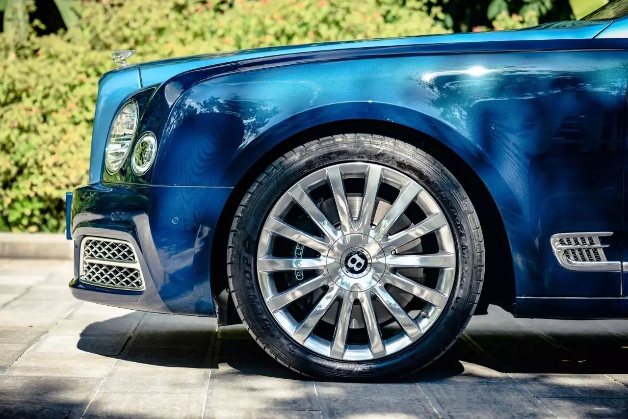 宾利欧陆gt和宾利慕尚,宾利慕尚宾利飞驰