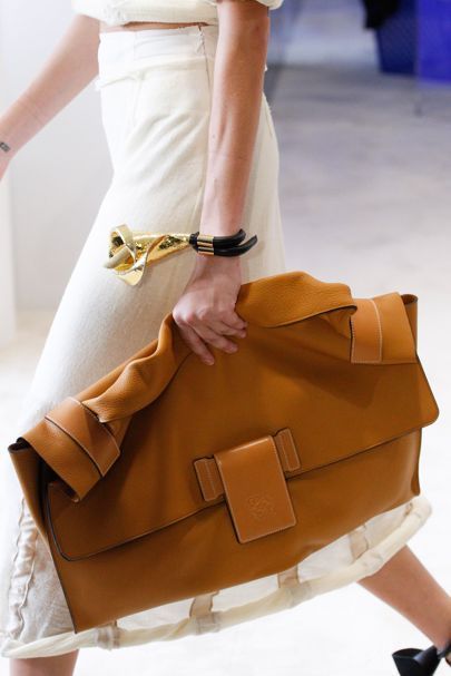 想入手一个大牌包包该怎么入手,有哪些值得入手的包包