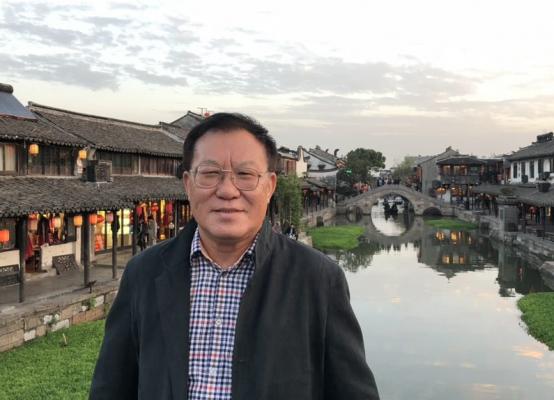 王洁平:高速公路旁的那些服务区