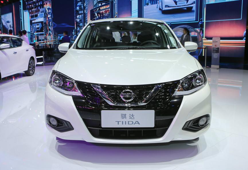 日产骐达两厢2022款报价及图片,08年手动挡日产骐达两厢多少钱