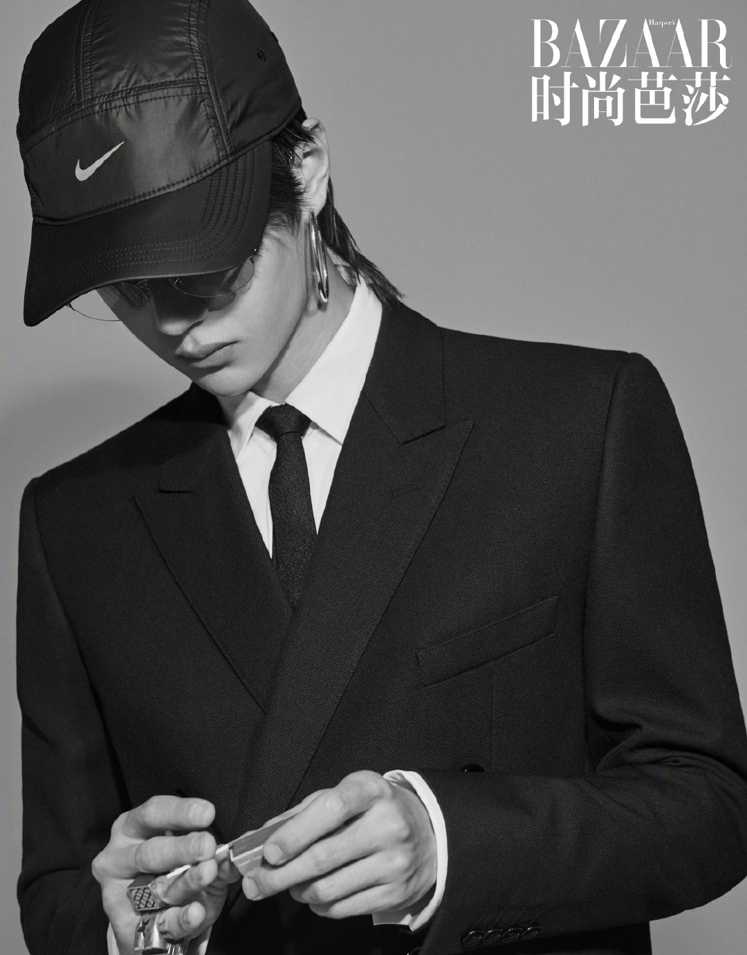 王一博耐克斜挎包内部细节图,王一博耐克斜挎包怎么洗