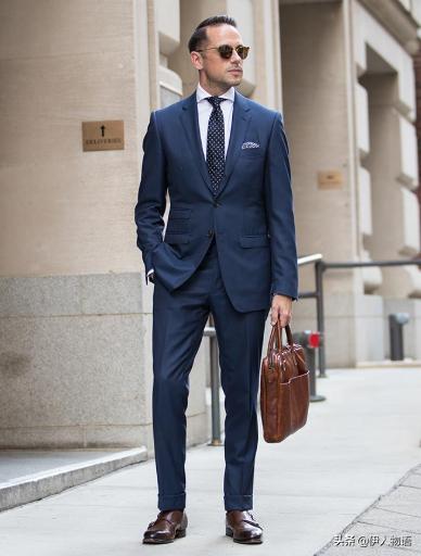 男士西装穿搭如何选择合适的西装,西装是男士的正装