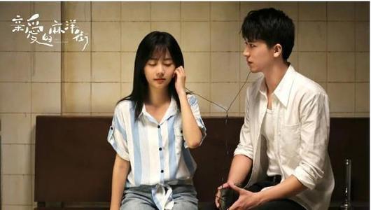 谭松韵吻戏初吻给了谁,谭松韵和晏紫东微博互动