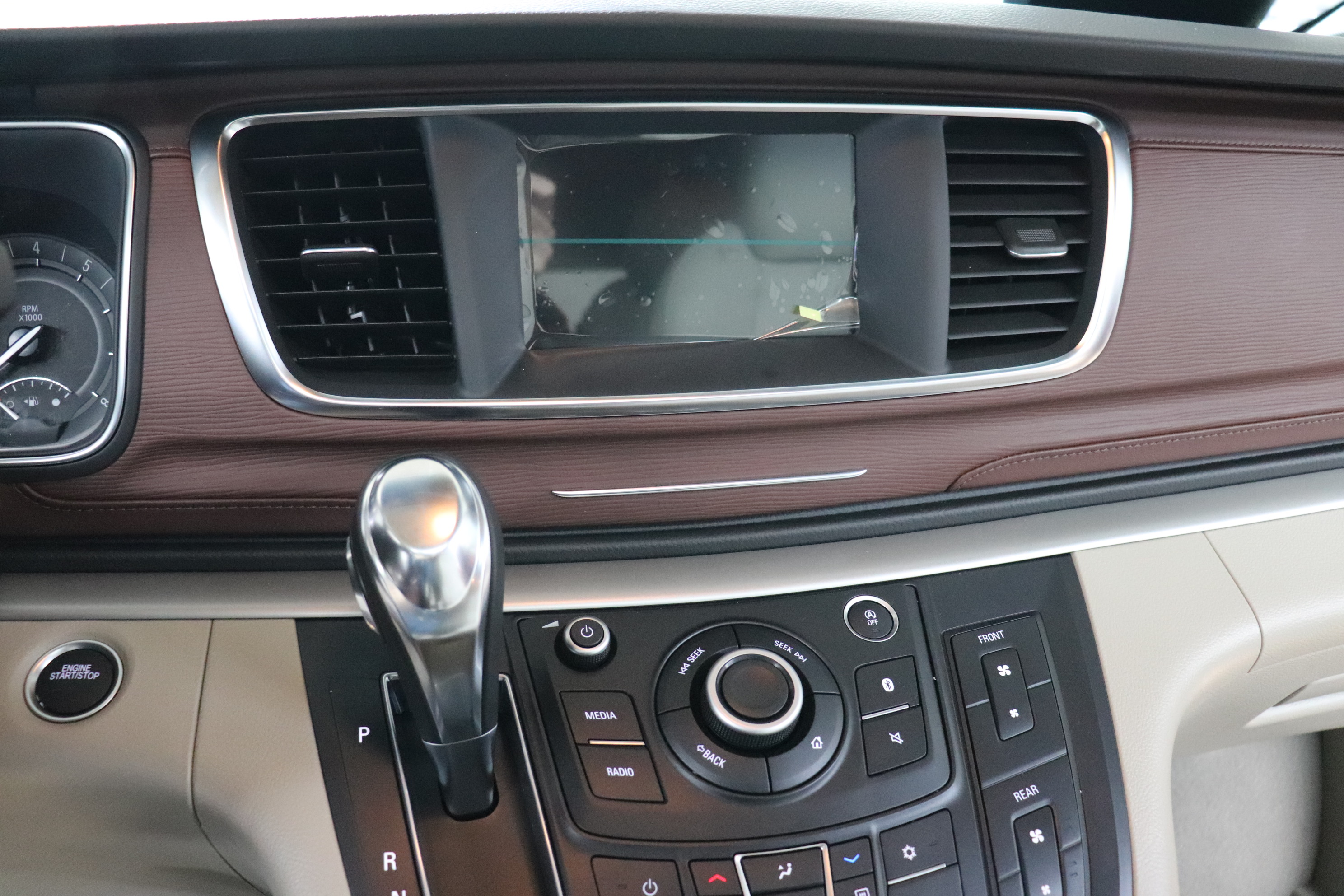 二手汉兰达和gl8哪个值得入手,汉兰达和gl8哪个开着有面子