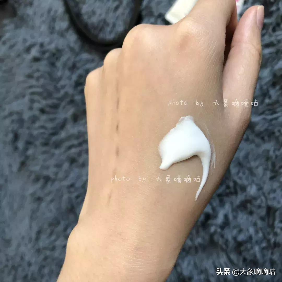 一款比较控油的隔离妆前乳,妆前乳隔离霜隐形毛孔控油推荐