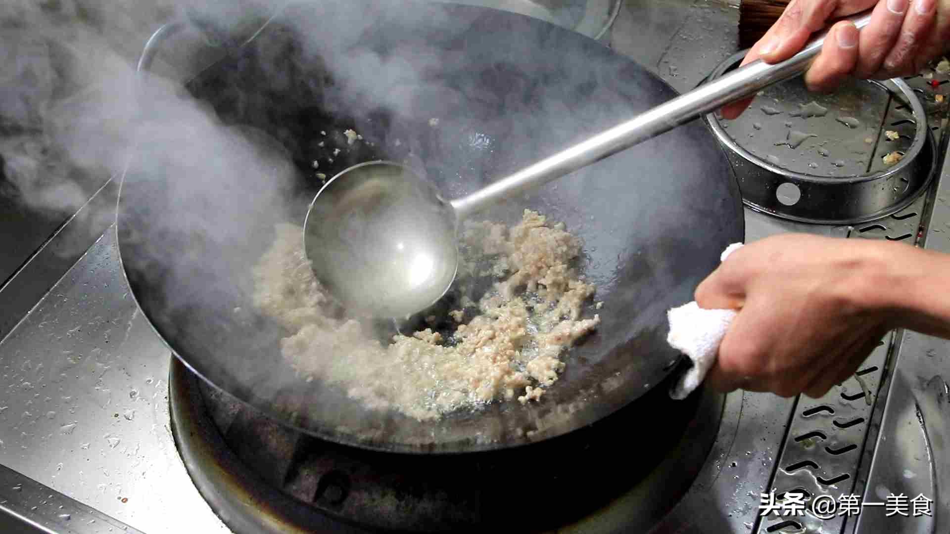 炸酱面正宗做法教程,正宗炸酱面家常做法和配方