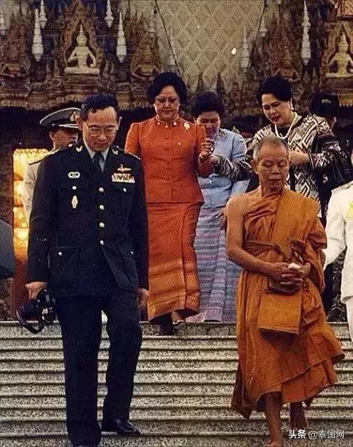 泰国和尚哭了视频,泰国活着的高僧哭丧