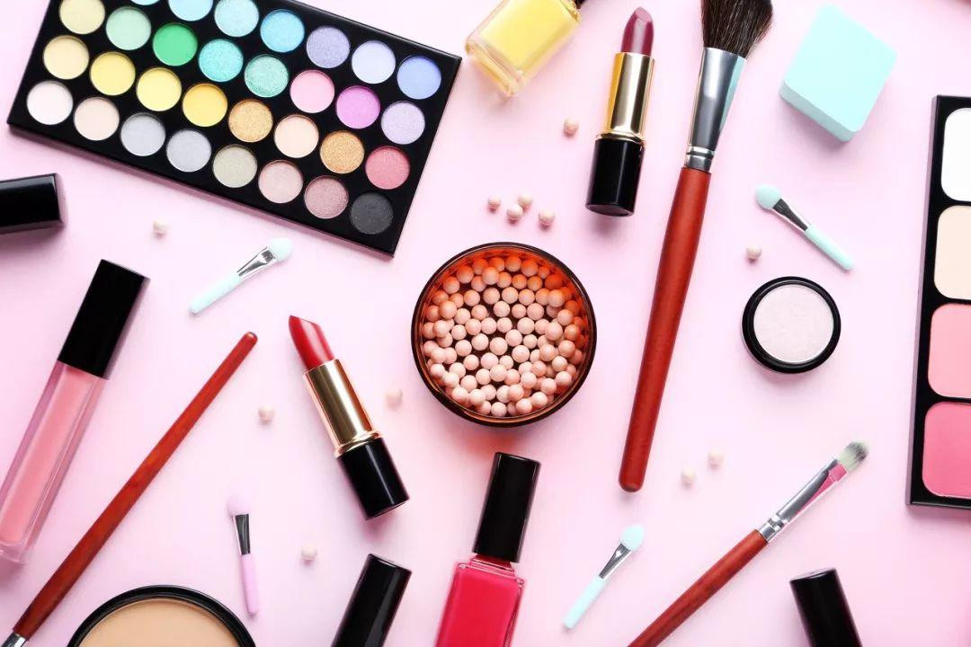 化妆品上市公司发展现状,化妆品公司上市一般可以翻多少倍