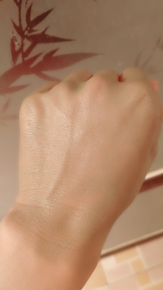 一叶子水润滋养绿泥面膜,一叶子水润滋养绿泥膜好用吗