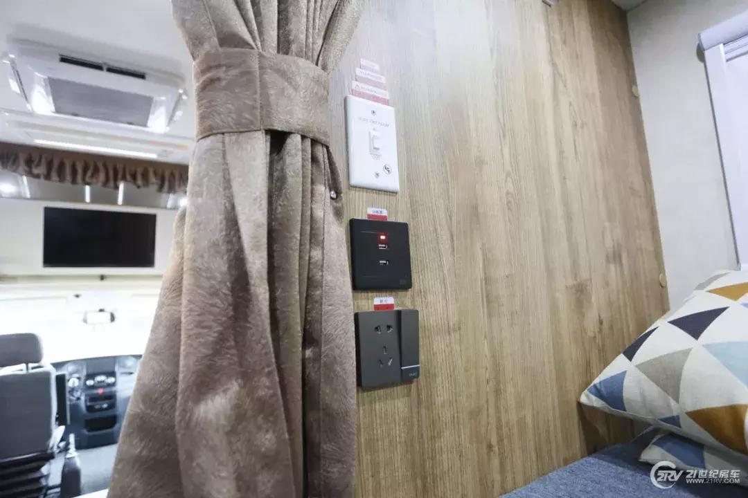 拓锐斯特轻卡侧拓展房车最新信息,拓锐斯特火星二号纵床版房车