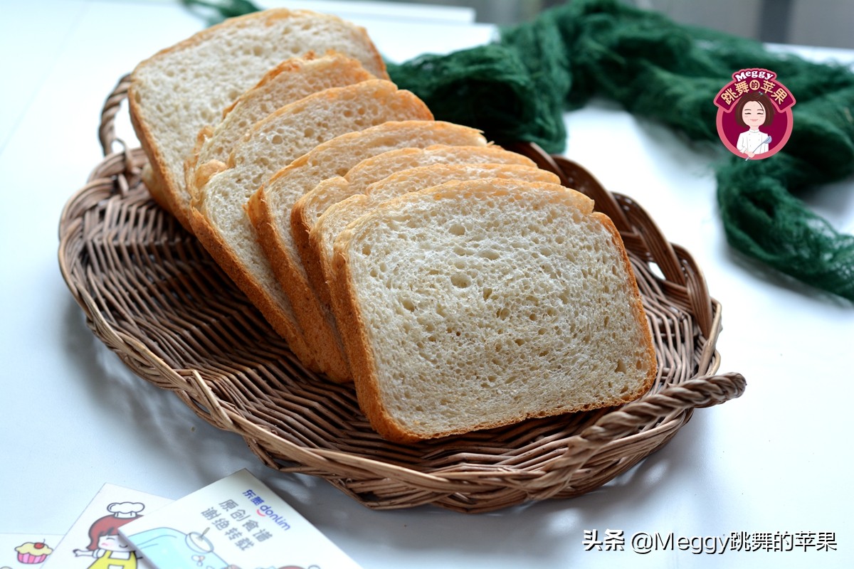 用面包机做烫面吐司,用面包机的一键吐司做完美早餐