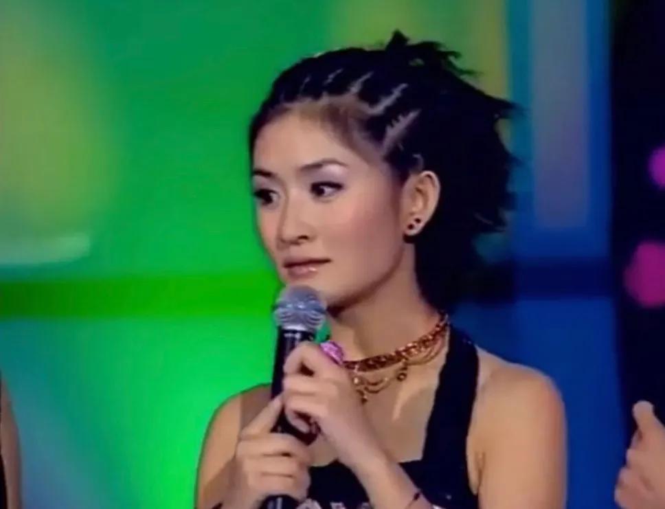 被拆家门抵债，为初恋写书？“拼命三娘”谢娜忘不了的苦甜往事