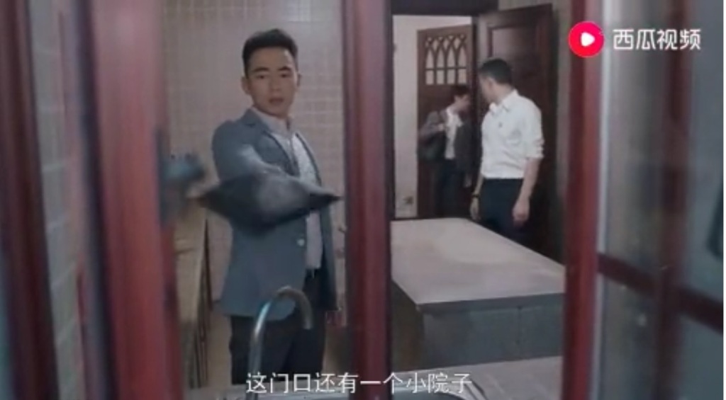 《安家》谁最强？倒时差迁邻居、洒香水不要脸、爬28楼惦念老洋房