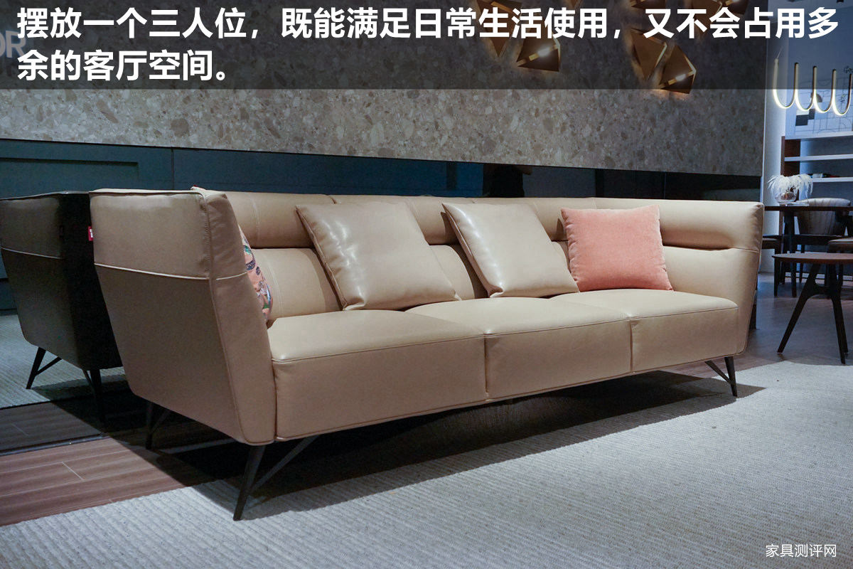 格调沙发哪个系列好用,黑白灰风格沙发搭配暖色沙发