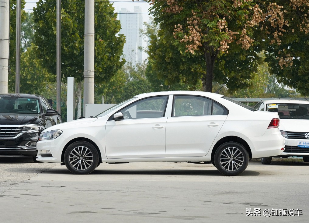 省油耐用的家用车大众桑塔纳,省油桑塔纳2012款