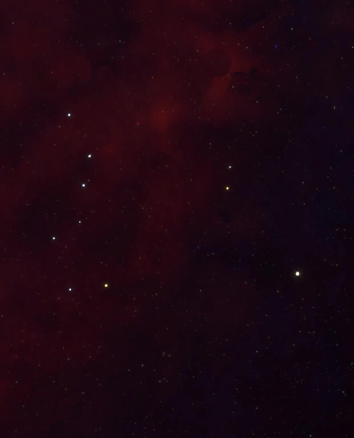 北极星与北斗七星之间距离,北斗七星和北极星是一种吗