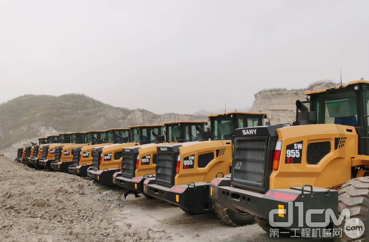 三一为啥进军装载机,三一装载机产量