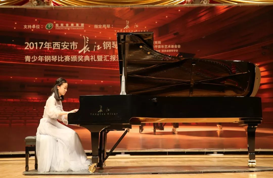 长江钢琴tch系列和冠军系列比较,长江钢琴是国产品牌的佼佼者