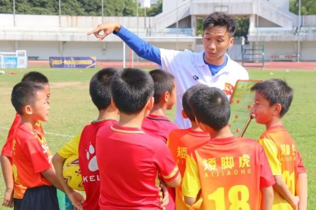 中国的足球青训vs校园足球,足球青训和校园足球