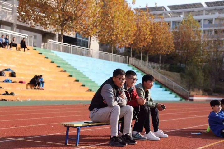 日照新营中学足球队赴武汉比赛,日照新营中学2017