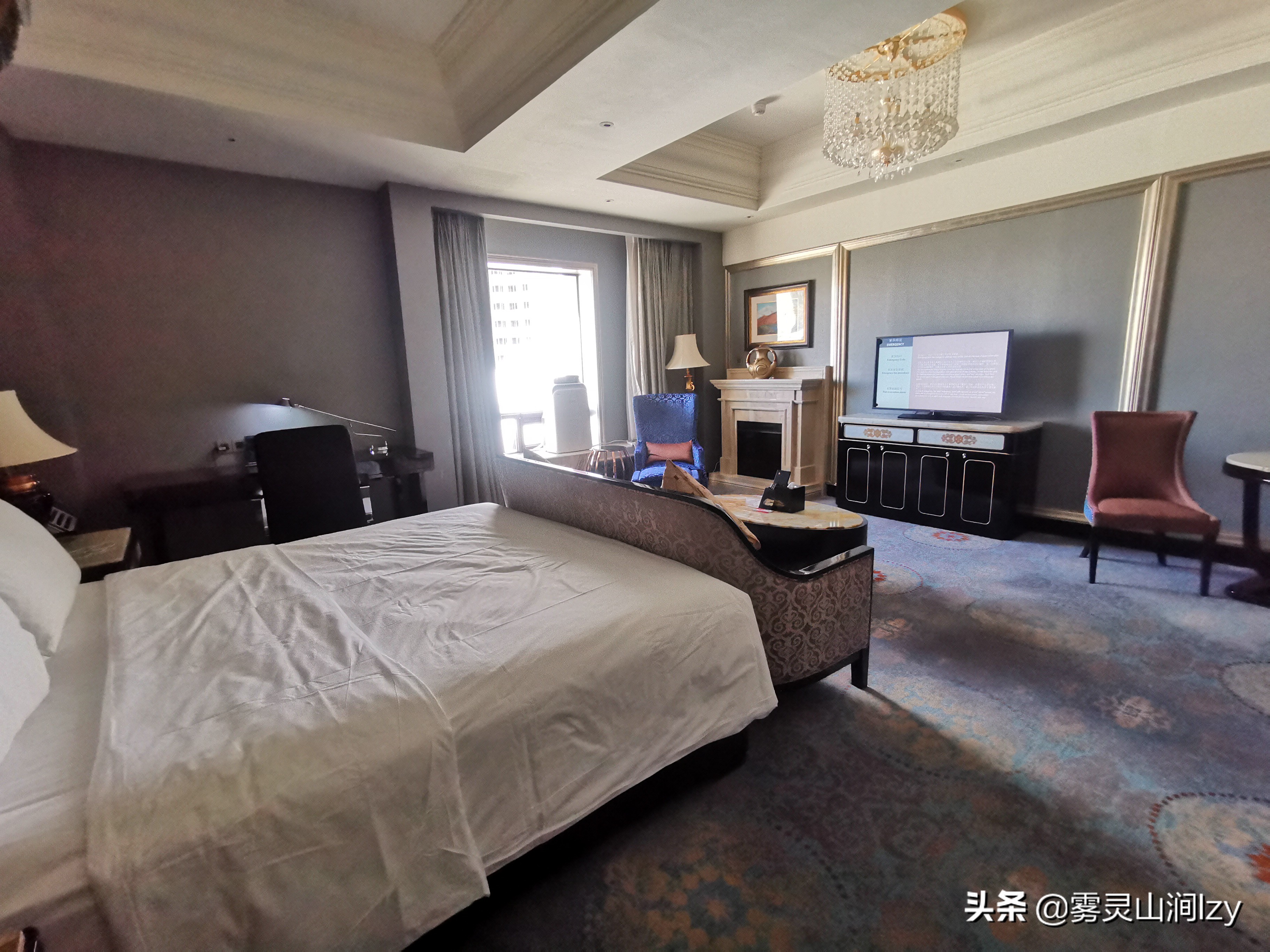 蓝天白云下的雪域高原布达拉宫,蓝天之下日光之城简介