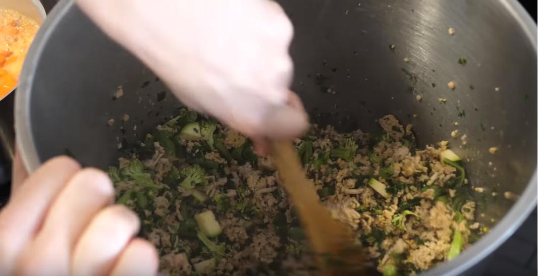 狗狗去泪痕自制狗粮,教自制狗狗鲜粮