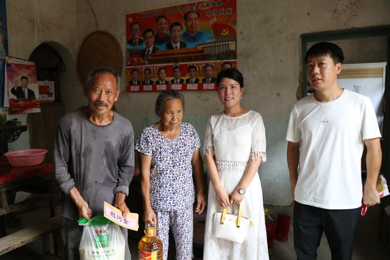 心系灾区贫困户捐款,心系家乡报桑梓爱心捐赠暖人心