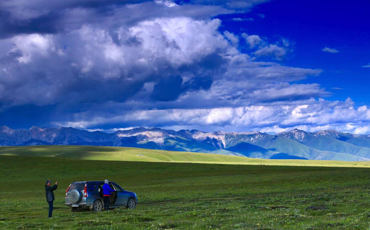 稻城亚丁色达四姑娘山自驾地图,稻城亚丁到色达中途哪里可以住宿