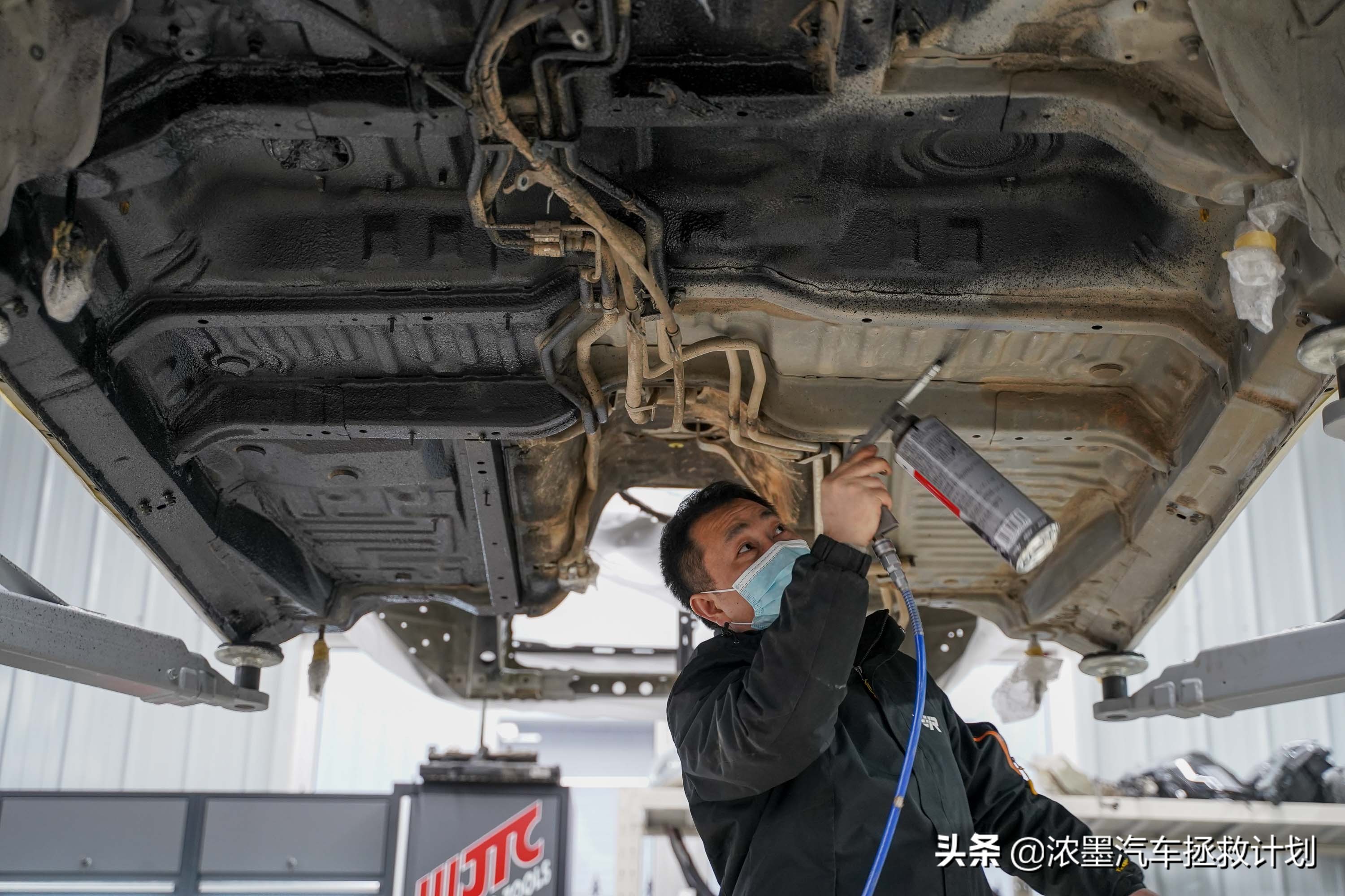 丰田霸道酷路泽带你翻山越岭,丰田兰德酷路泽低速4驱越野模式