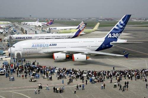 是时候说再见了，「空中巨无霸」A380双层客机黯然退场